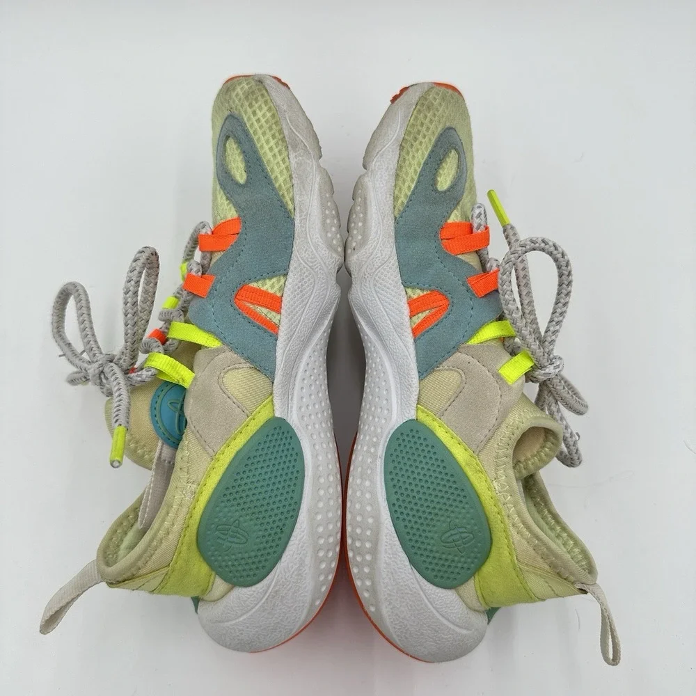 Nike Huarache E.D.G.E. Premium Barely Volt Youth Sizes 2.5Y‎ CD8170-700) - Picture 4 of 8